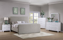 Load image into Gallery viewer, Wren Eastern King & Queen Bed