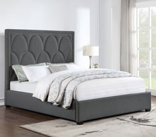 Load image into Gallery viewer, Bowfield Queen Beds