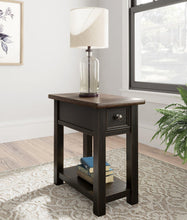 Load image into Gallery viewer, Tyler Creek Occasional Table Set