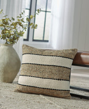 Load image into Gallery viewer, Rueford Pillow