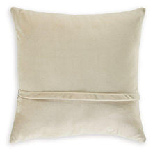 Load image into Gallery viewer, Roseridge Pillow
