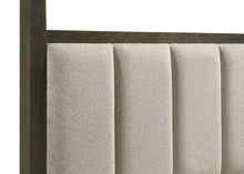 Load image into Gallery viewer, Gran Park Eastern King Bed
