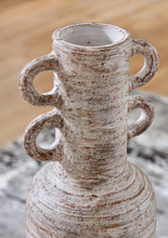 Load image into Gallery viewer, Wellbridge Vase
