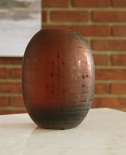 Load image into Gallery viewer, Embersen Vase (Set of 2)
