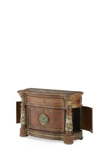 Load image into Gallery viewer, Villa Valencia Bachelor&#39;s Chest in Chestnut
