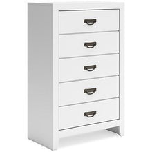 Load image into Gallery viewer, Binterglen Chest of Drawers
