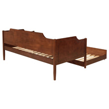 Load image into Gallery viewer, Redding Daybeds

