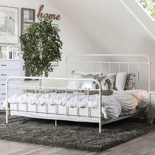 Load image into Gallery viewer, IRIA Vintage White Cal.King Bed image
