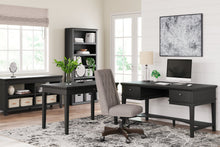 Load image into Gallery viewer, Beckincreek 60&quot; Home Office Desk
