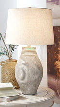 Load image into Gallery viewer, Layal Table Lamp
