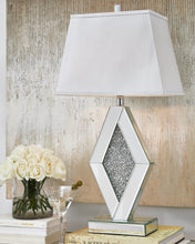Load image into Gallery viewer, Prunella Table Lamp
