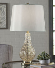 Load image into Gallery viewer, Latoya Lamp Set
