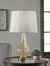 Load image into Gallery viewer, Latoya Lamp Set
