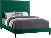 Load image into Gallery viewer, Harlie Green Velvet Full Bed image

