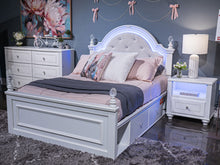 Load image into Gallery viewer, Kozlani Upholstered Bed
