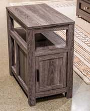 Load image into Gallery viewer, Fendenmore Chairside End Table
