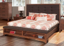 Load image into Gallery viewer, New Classic Furniture Cagney California King Bed in Chestnut image
