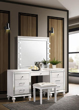 Load image into Gallery viewer, New Classic Valentino Vanity Table in White
