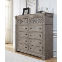 Load image into Gallery viewer, Pulaski Kingsbury Master Chest������in Gray
