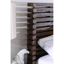 Load image into Gallery viewer, Hankinson E.King Bed
